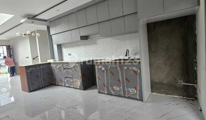 Rumah Mewah Di Setiabudi Regency 2