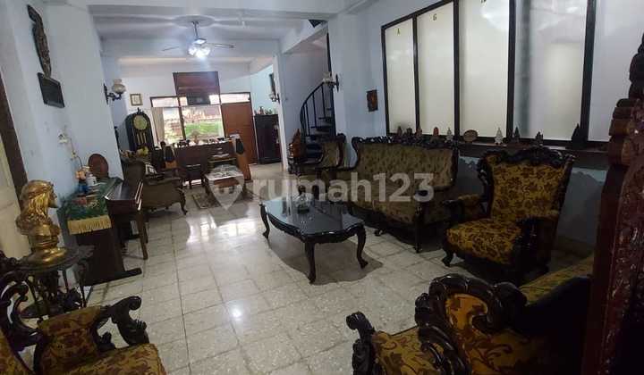 House Suitable for Business in Kosambi, Bandung