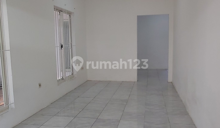 For Rent: House in Gelong Barat, Tomang, West Jakarta, Suitable for Residential or Office Use