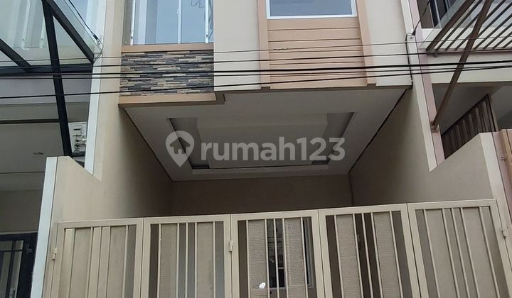 Rumah Minimalis di Tomang..Jakarta Barat..Ada Beberapa Unit Sedang Dibangun di Bberapa Lokasi Rumah Minimalis di Tomang..Jakarta Barat..Ada Beberapa Unit Sedang Dibangun di Bberapa Lokasi