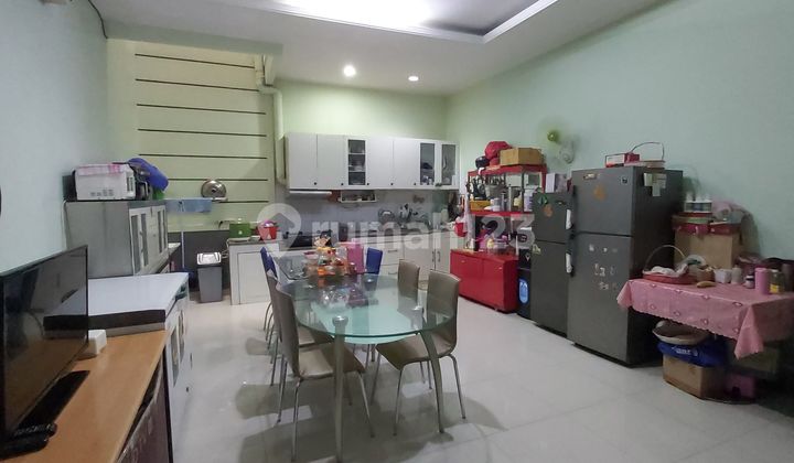 2.5-story house in Tomang, West Jakarta 2