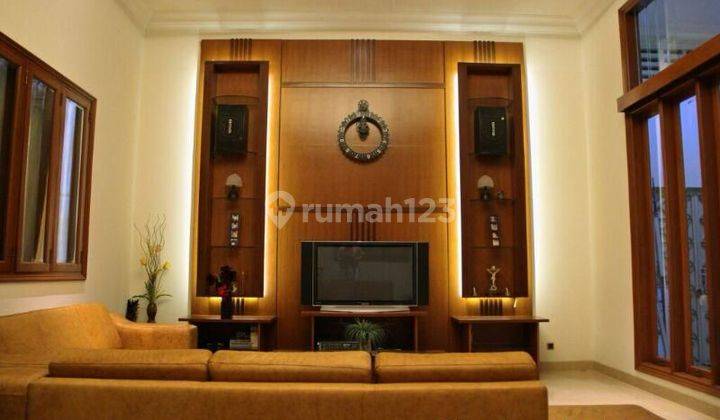 Rumah asri di tanah abang, jakarta pusat...lokasi strategis dekat harmoni dan sudirman, cocok untuk hunian atau bisa juga buat kantor (ijin bisa komersial) 2