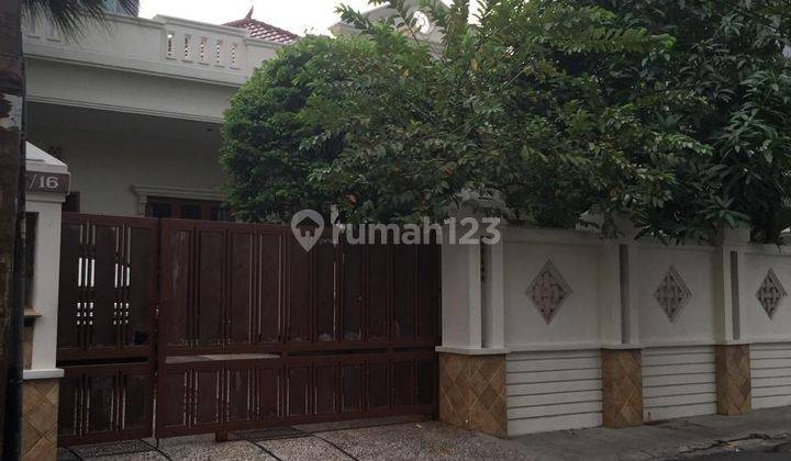 Rumah di tanah abang, jakarta pusat, cocok untuk kantor, ijin bisa komersial, lokasi dekat perkantoran dan tidak jauh dari harmoni dan sudirman 1