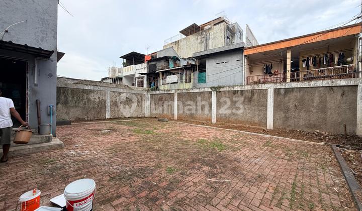 Shop House in Kebon Jeruk Raya, Strategic Location Near Bina Nusantara University (Binus), Main Road, Land at the Back Suitable for Warehouse 2