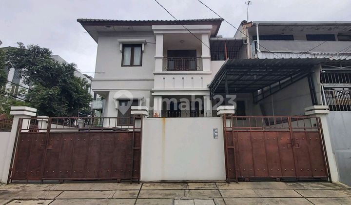 Rumah 2.5 Lantai di Kebon Jeruk, Kota , Jakarta Barat, Lokasi Strategis, Dekat MRT