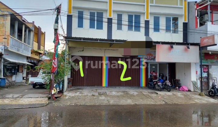 di Dijual Cepat Ruko Siap Usaha, ada 2 unit Ruko dgn luas 
3.3 x 13 jual 1.350 M Nego
3 x 13 jual 1.3 M Nego
Bisa beli 1 unit boleh 
Bisa beli 2 unit harga 2.5 M Nego 1