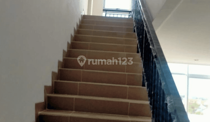 Disewkan murah Ruko 3 Lt Siap Usaha Ruko SHIBUYA Pik2
Jakarta Utara Nego 1