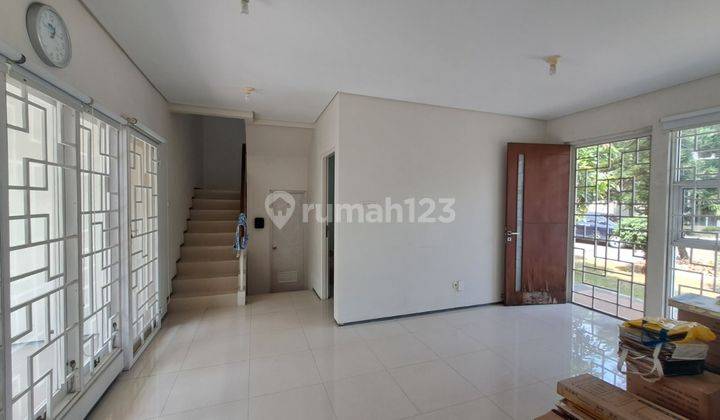 Disewakan Rumah 2 Lt Siap Huni, di  Rorotan Kirana Legacy Cluster Norfolk Area Jakarta Utara,Harga Nego 3