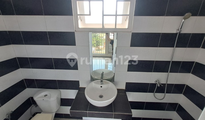 Disewakan Rumah 2 Lt Siap Huni, di  Rorotan Kirana Legacy Cluster Norfolk Area Jakarta Utara,Harga Nego 10