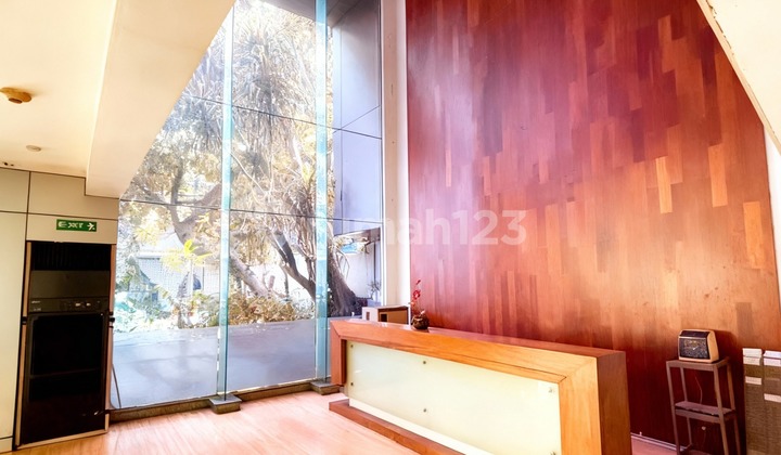 Lxmmt 0174 For Sale 4-Storey Building Ready to Use in Menteng Area, Central Jakarta