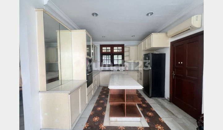 LXMMT 0149 For Rent, Semi-Furnished House, Suitable for Office Use in Menteng Area, Central Jakarta. 2