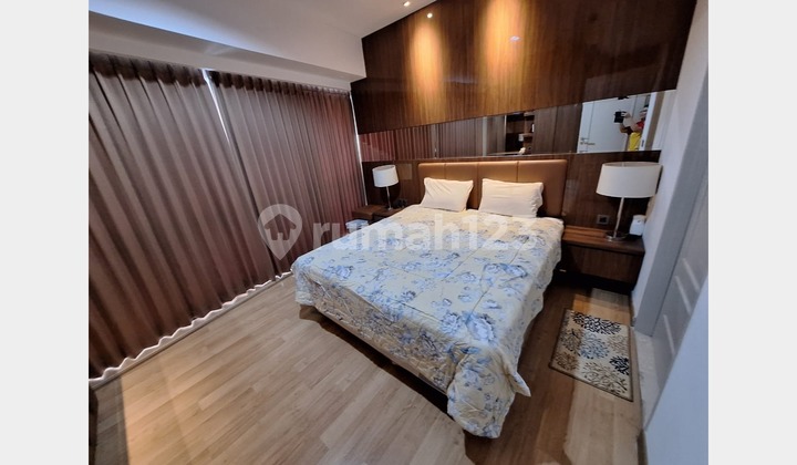 LJM 002 Mewah. Disewakan Apartment The Peak Tunjungan Plaza Furnished Mewah 1