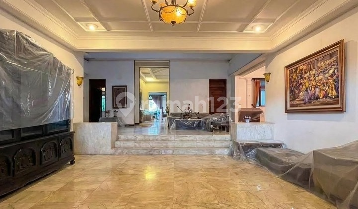 LXMMT 0165 For Sale Cheap, Ready-to-Occupy House With Spacious Garden in Menteng, Central Jakarta 2