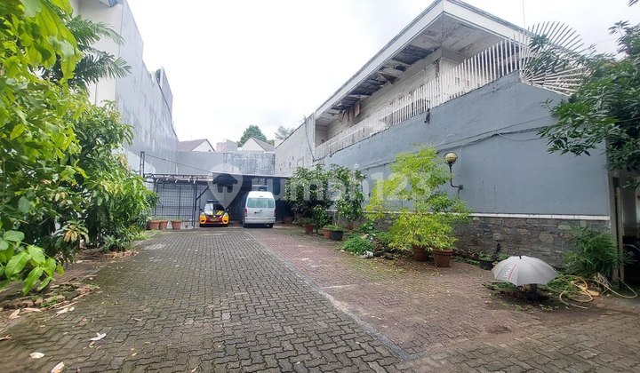 LXMMT 0086A For Sale: House in a Prime Menteng Location, Ideal for Business or Office Use