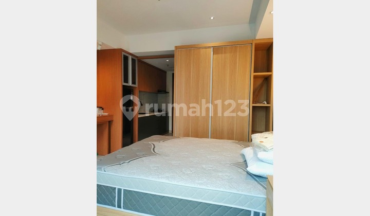LJM 0032 For Rent Beautiful Furnished Studio Apartment Grand Sungkono Lagoon Surabaya