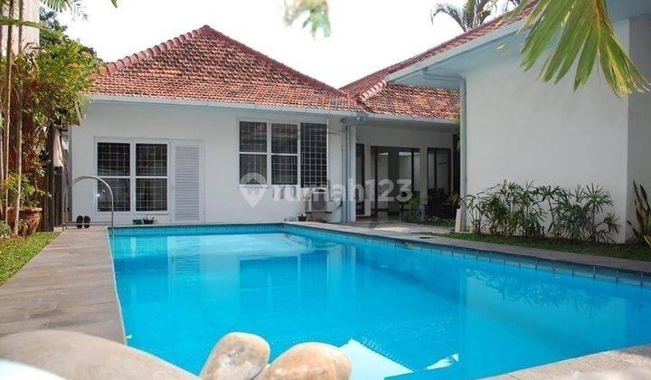 Lxmmt 0065 Dijual Rumah Asri Siap Huni Ada Kolam Renang Di Area Menteng Jakarta Pusat 1