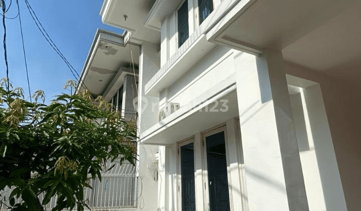 Ldp0028 Rumah Furnished 2 Lantai Dengan Banyak Kamar Tidur Darmo Permai Surabaya 2