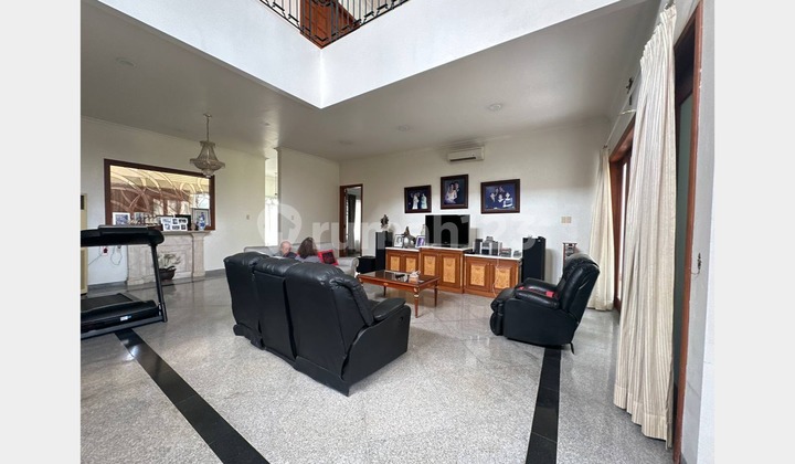 LXMMT 0160 For Sale Ready-to-Occupy House at a Reasonable Price, In the Elite Area of Menteng, Central Jakarta