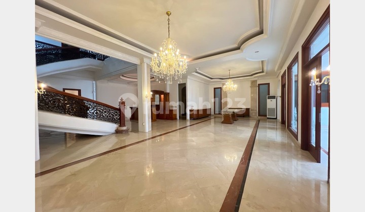 LXMMT 0166 Classic House for Rent, Ready to Occupy, Menteng Area, Central Jakarta