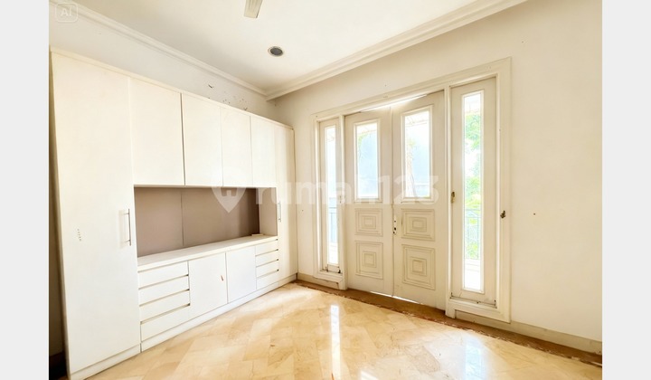 LXMMT 0162B Disewakan Rumah Siap Huni Dengan Swimming Pool Di Area Menteng Jakarta Pusat 2