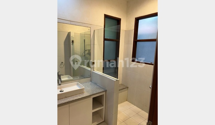 LXMMT 0120 Disewakan Murah Rumah Area Kemang Jakarta Selatan