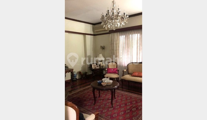 LXMMT 0106 For Sale Spacious Garden House with Large Carport in Menteng, Central Jakarta LXMMT 0106 For Sale Spacious Garden House with Large Carport in Menteng, Central Jakarta