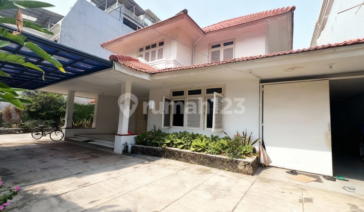 LXMMT 0161 Dijual Rumah Siap Huni Dengan Swimming Pool Di Area Menteng Jakarta Pusat