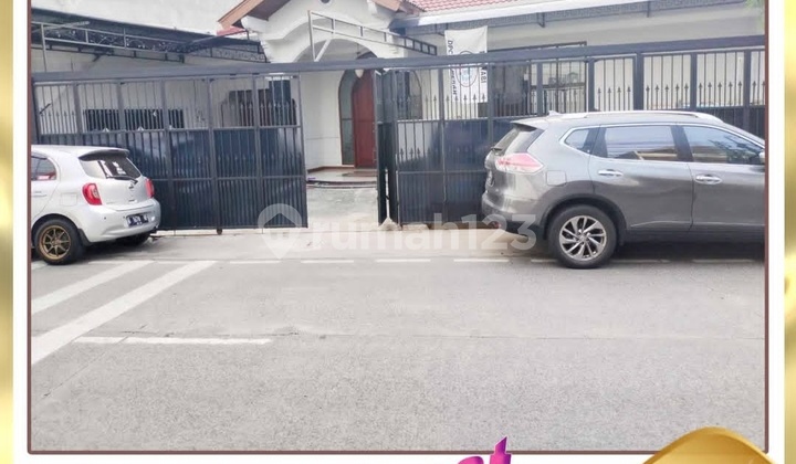 For Sale: Nice, Clean, Comfortable Boarding House in a Good Neighborhood 2