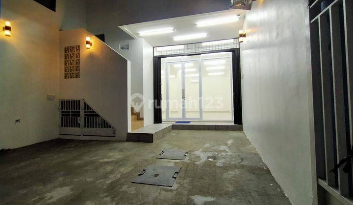 Disewa kan ruko bangunan baru  lokasi daerah Menceng raya dekat dengan pasar 12