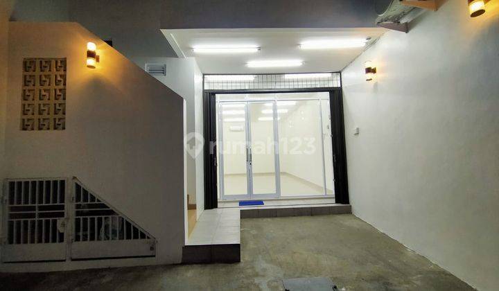 Disewa kan ruko bangunan baru  lokasi daerah Menceng raya dekat dengan pasar 18