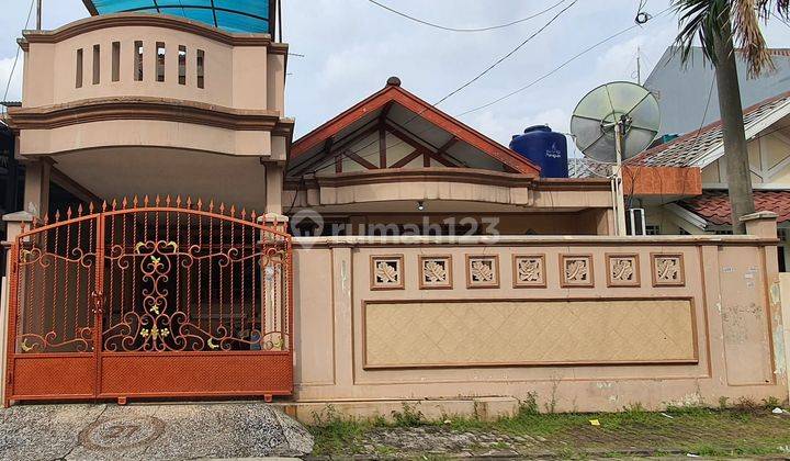 Dijual Rumah 1,5 lantai di Duta Garden 1