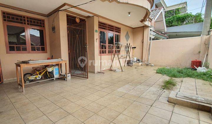 Dijual Rumah 1,5 lantai di Duta Garden 2