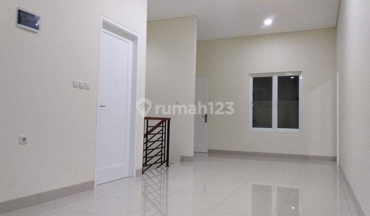 Di jual rumah 2 lt di Duta Garden tangerang 2