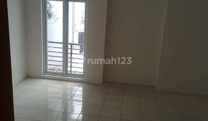 Disewakan rumah 2 lt di Griya Dadap tangerang 8