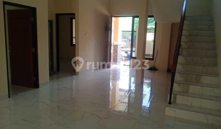 Di jual Rumah baru 2 lt di taman Surya Di jual Rumah baru 2 lt di taman Surya