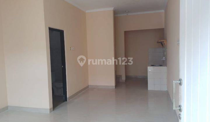 Di jual rumah 2 lt di Taman Surya 2