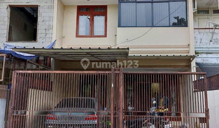 Dijual rumah 2 lt demi furnish di Taman palem lestari 1