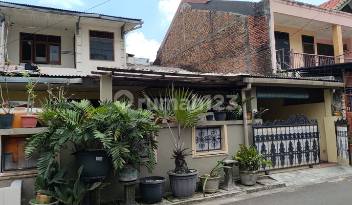Di jual rumah 1,5 lantai di Cengkareng tidak banjir 1