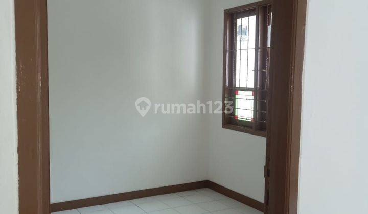 Di jual rumah baru renovasi di Nysaloka 2