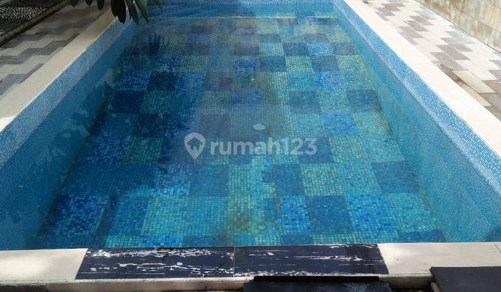 Dijual rumah mewah 2 lt, ada kolam renangnya 2