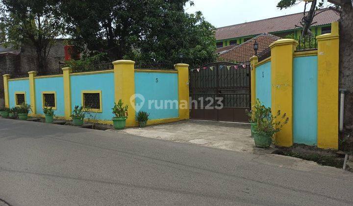 Di jual rumah furnish di daerah yang strategis, pinggir jln raya, dekat dng sekolah  1