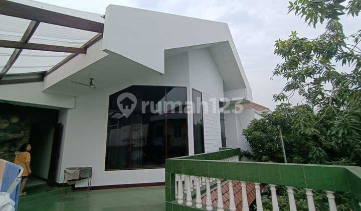 For Sale 2.5-Storey House in Intercon Kebon Jeruk 2