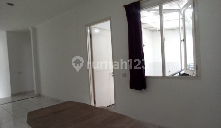 Disewakan Rumah 2 Lt Semi Furnish Di Foresta