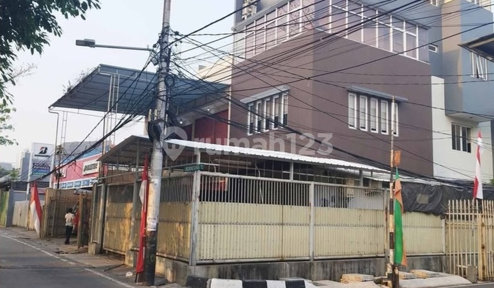 Dijual Rumah Bagus 4 Lantai, Hook, Furnished