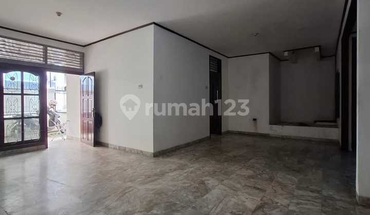 Di Jual Rumah 2 Lantai Di Perumahan Elit, Hny 9 Km Ke Jl. Sudirman 2