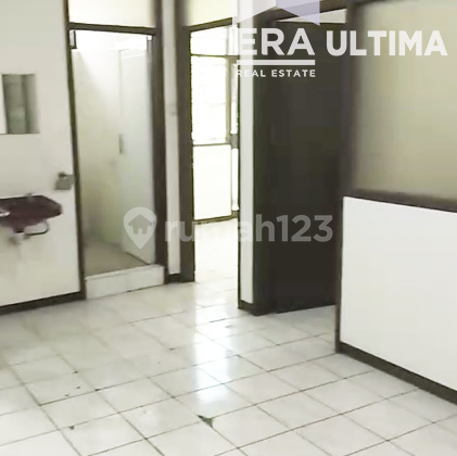 Shop House Suitable for Business and Office on Moh Toha