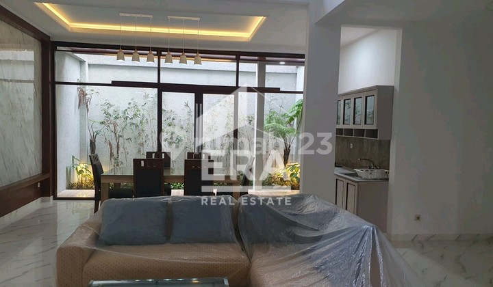 Rumah Baru Semi Furnished di Komplek Batununggal 2