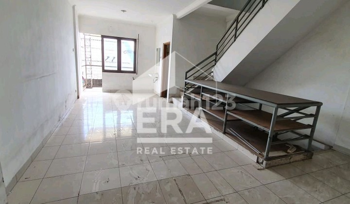 Strategic Ready-to-Occupy Shop House Suitable for Office in Gunung Batu 2