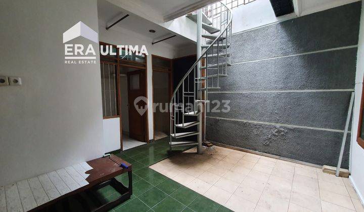 Rumah Minimalis Bersih di Batununggal