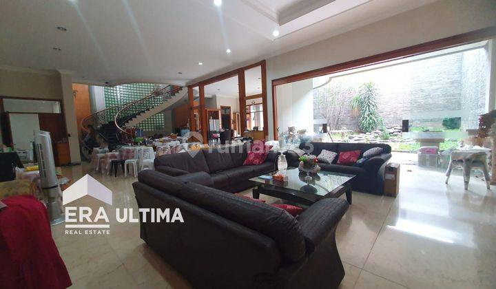 Rumah Mewah Full Furnished di Batununggal 1